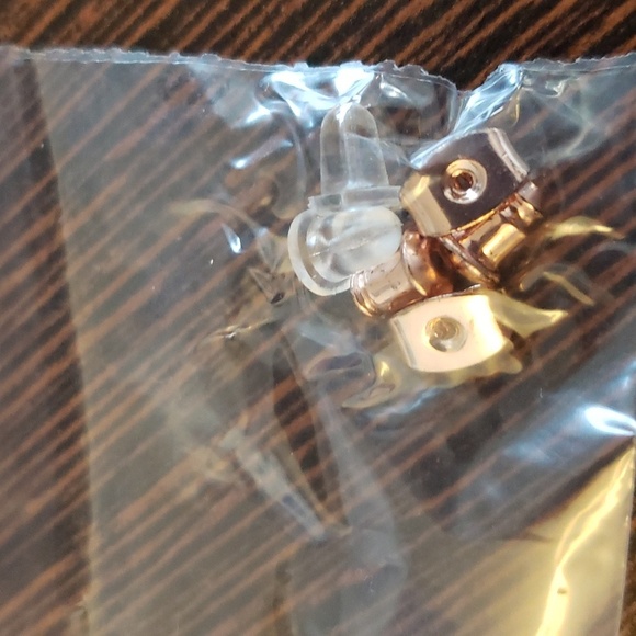 Turandoss 14K Rose Gold Plated 1 Inch Diameter Chunky Hoops - Picture 6 of 8